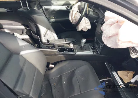 2009 Mercedes-Benz C 300 Luxury 4Matic/Sport 4Matic z USA, uszkodzony, nr VIN WDDGF81X19F198496